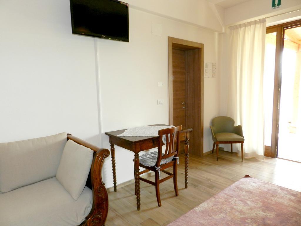 Hotel Agriturismo Zio Michele Isola Della Scala Exterior foto